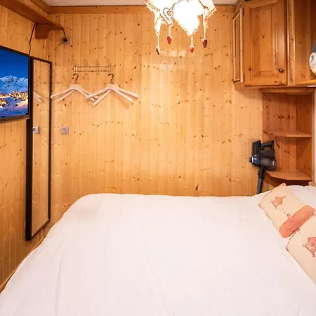 Rénové à – 5 Pers, Balcon Sud, Aux Pieds, Proche Commerces - Fr-1-637-55