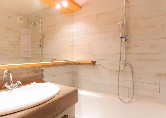 Renove A - 5 Pers, Balcon Sud, Aux Pieds, Proche Commerces - Fr-1-637-55 * Val Thorens